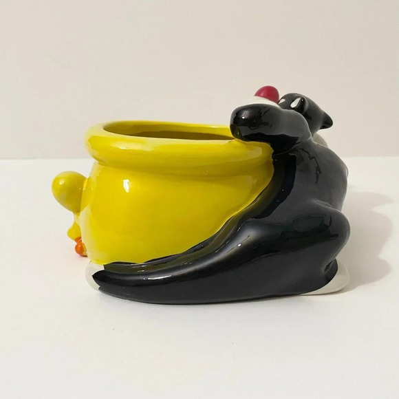 Warner Bros Looney Tunes Sylvester and  Tweety Bird Vase Flower Planter - Picture 5 of 16